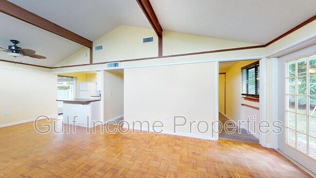 Building Photo - 3202 21st Ave W