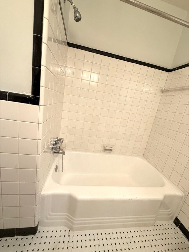 Building Photo - Renovated Emory Grove Home - Ready to Rent