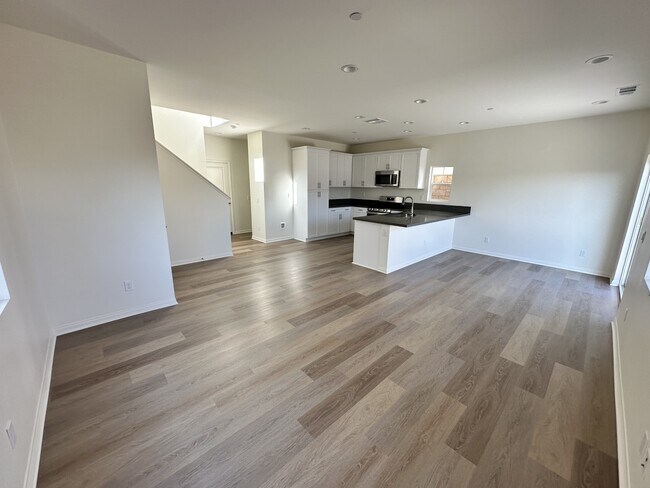 Building Photo - 158 N Sutter Ave