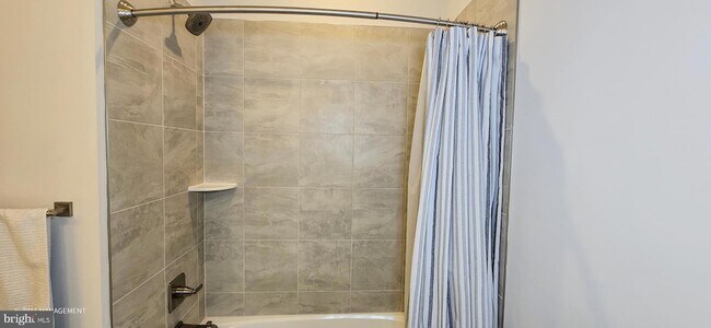 Building Photo - 5426 Greenpoint Ln