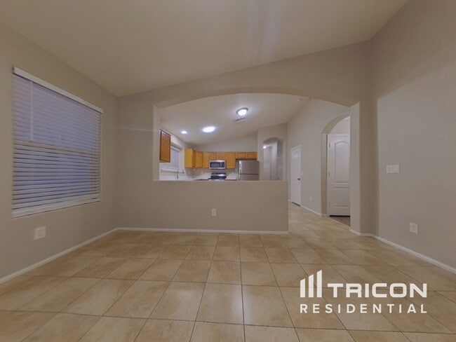 Building Photo - 16085 W Kendall St