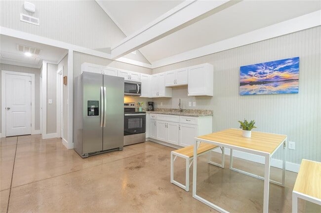 Building Photo - 1027 Smyzer Rd