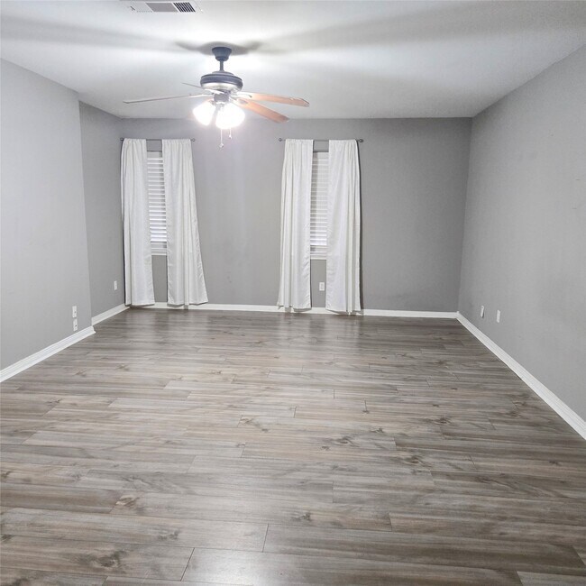 Building Photo - 22318 Greenbrook Dr