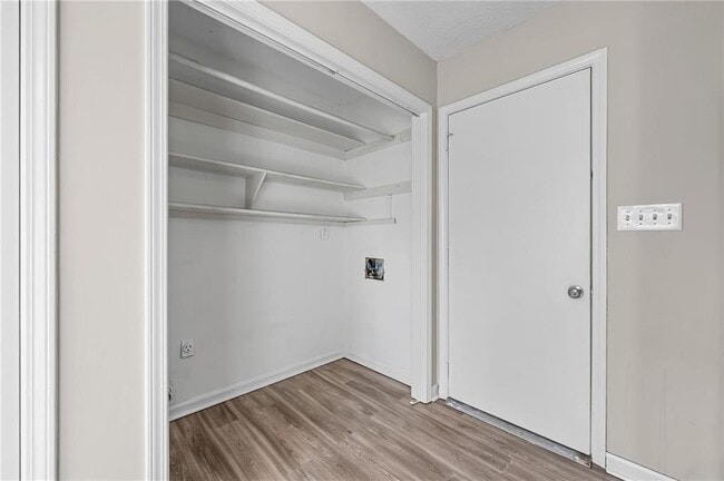 Building Photo - 5345 Memorial Ln SW