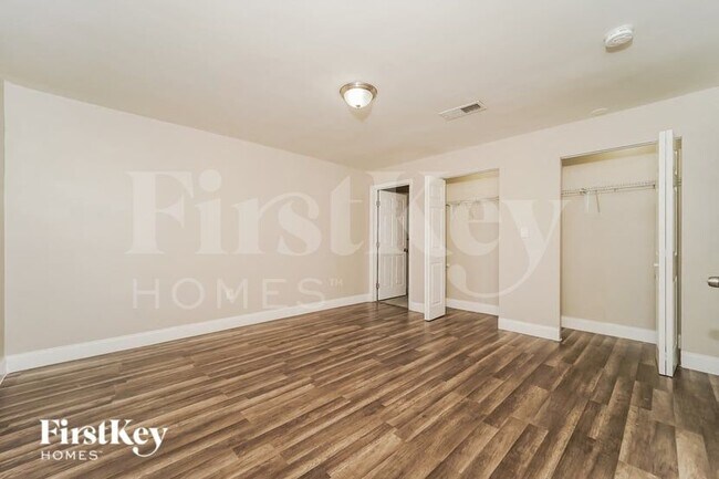 Building Photo - 2419 NW 87th Ln