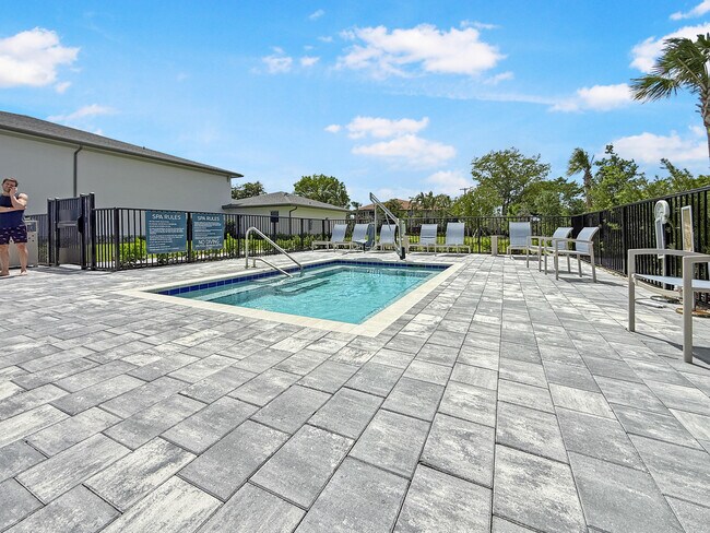 Building Photo - 13586 Sabal Palm Ct