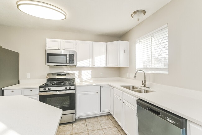 Building Photo - 15510 Bayboro Park Ct