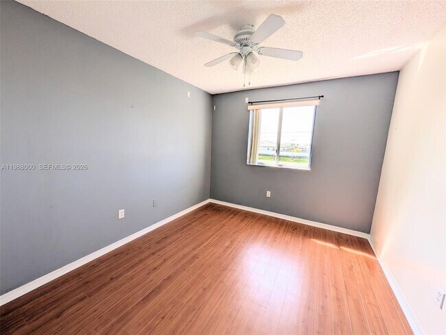 Building Photo - 2320 SE 23rd Rd