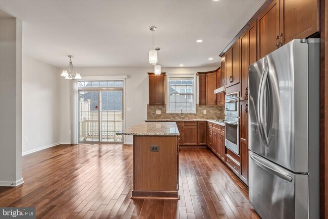 Building Photo - 22569 Norwalk Square