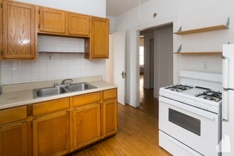 Building Photo - 5061 N Damen Ave