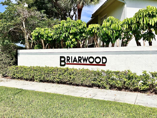 Building Photo - 11595 Briarwood Cir