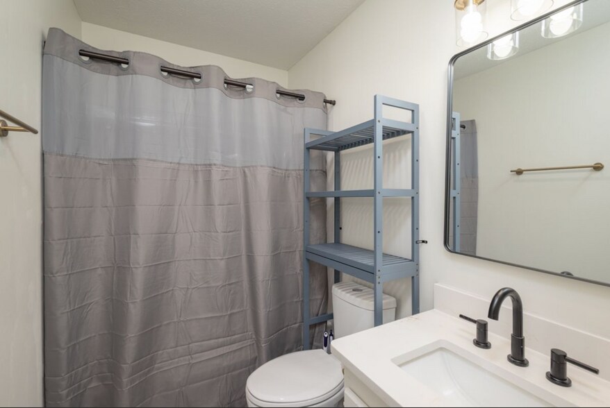 Building Photo - 316 Critz St