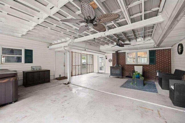 Building Photo - 2110 Prather Bridge Rd