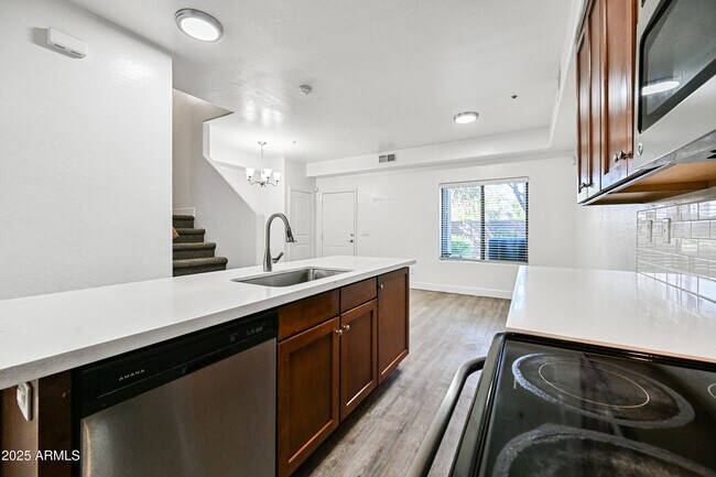 Building Photo - 4608 W Maryland Ave