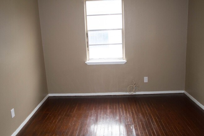Building Photo - Discover Your New Home in the Heart of San Antonio's East Side