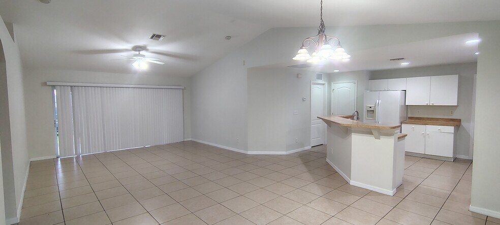 Building Photo - 1624 Kismet Pky E