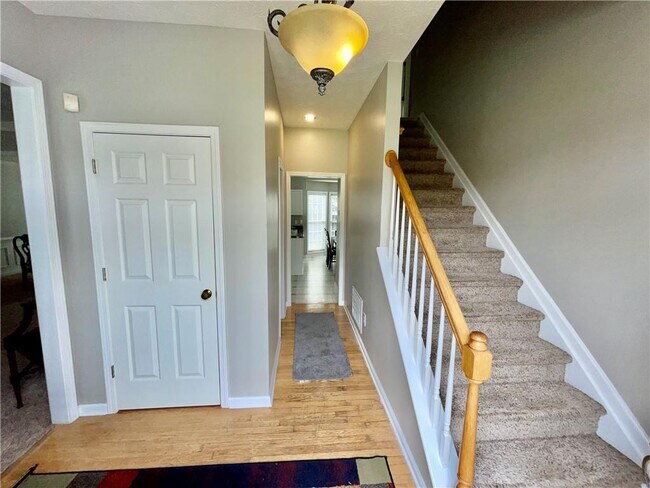 Building Photo - 2465 Lunetta Ln
