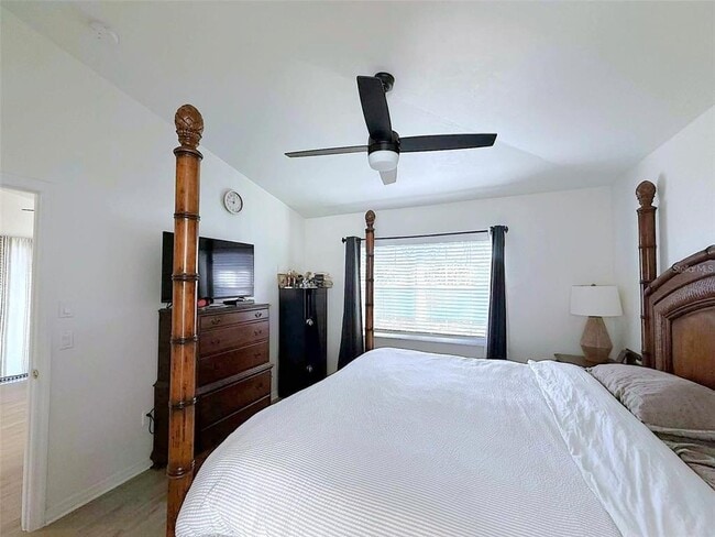 Building Photo - 504 Rose Apple Cir