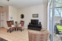 Building Photo - 2330 Silver Palm Dr