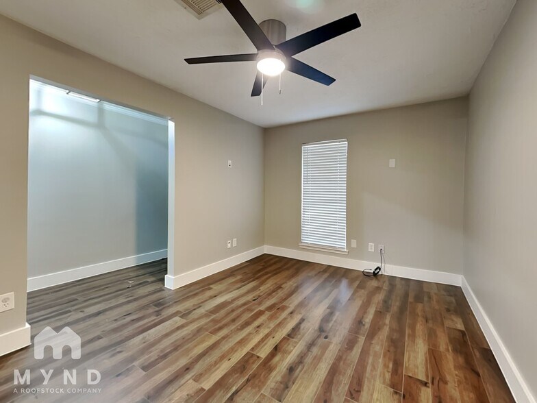 Building Photo - 1914 Meadow Creek Dr