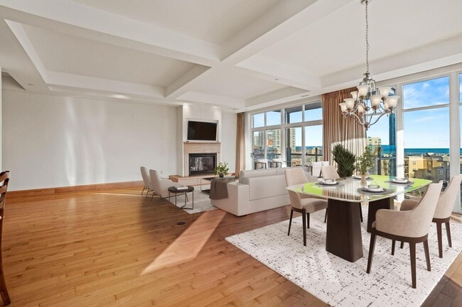 Building Photo - 1313 N Franklin Pl