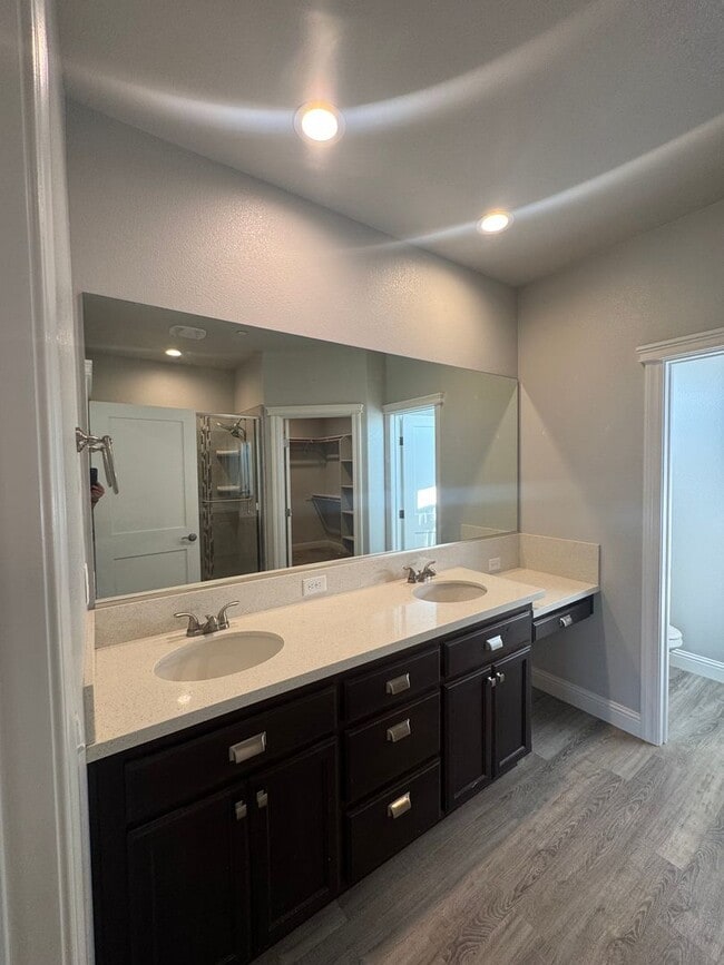 Building Photo - 4 BED 2.5 BATH HOME IN REDDING, CA