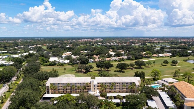 Building Photo - GORGEOUS 2 BEDROOM, 2 BATHROOM 1ST FLOOR CONDO LOCATED IN THE HIGHLY SOUGHT AFTER TENTH FAIRWAY A...