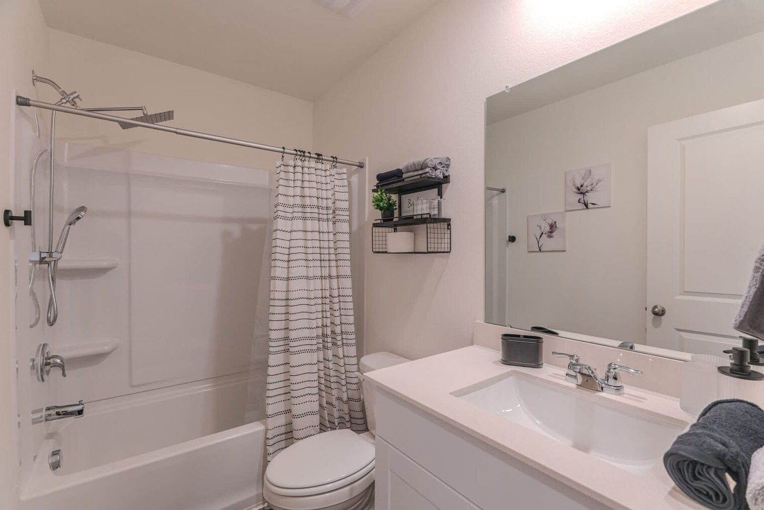 Building Photo - 10314 Woodwick St