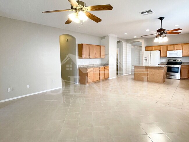 Building Photo - 8355 W Mary Ann Dr