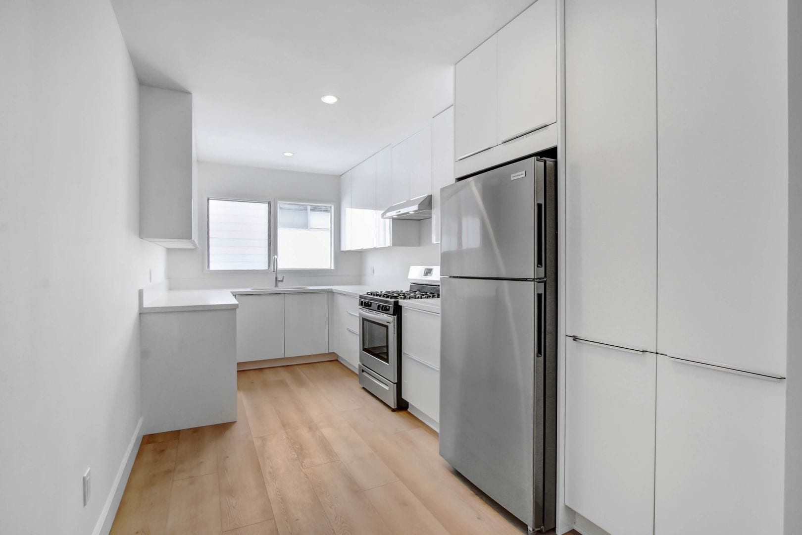 Building Photo - 922 6th St