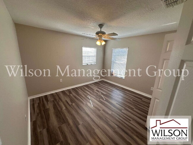 Building Photo - 512 Bella Rosa Cir