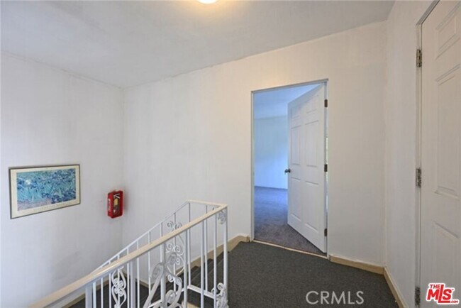 Building Photo - 11061 Ohio Ave Ave