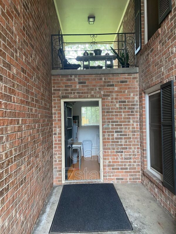 Building Photo - 1309 Cypress Ave