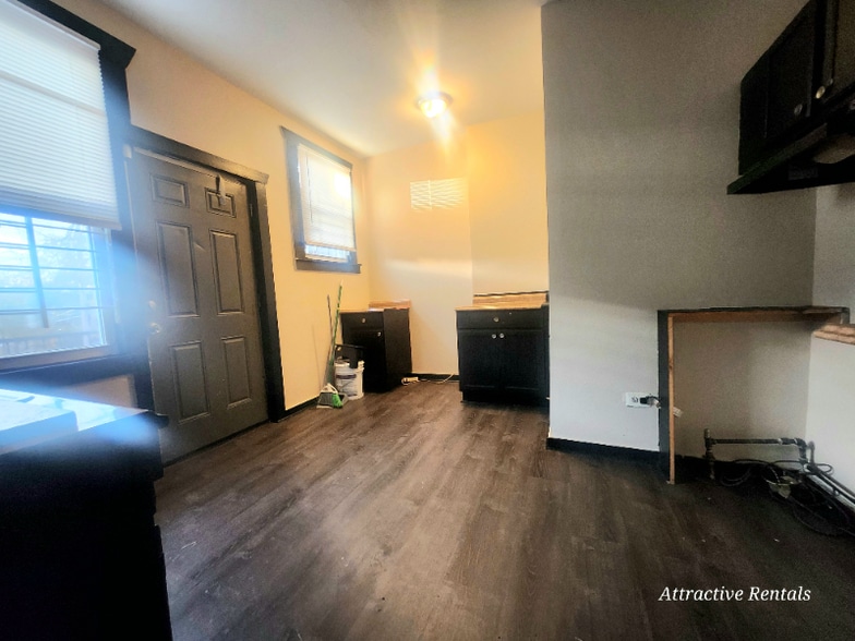 Building Photo - 6648 S Bishop St