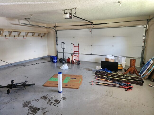 Building Photo - 516 Diamondhead Dr
