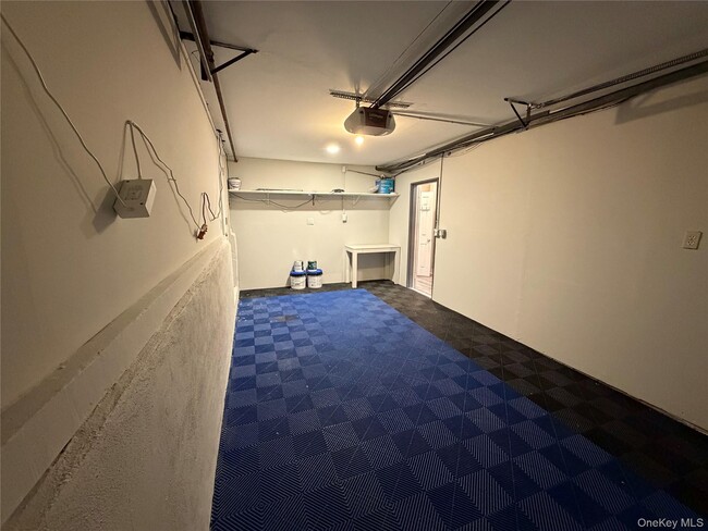 Building Photo - 3975 Anne Dr