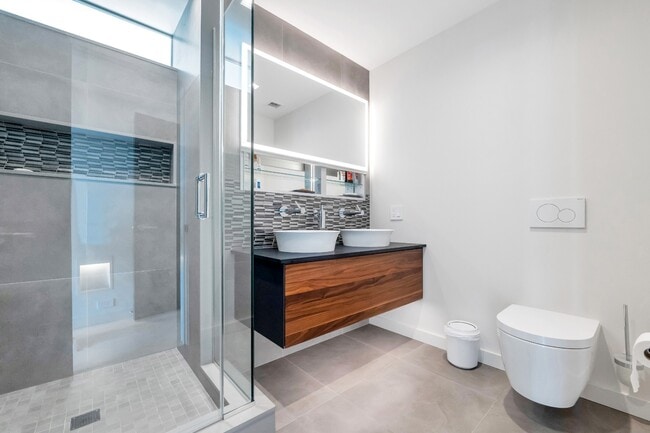 Building Photo - 54 Bay View Dr E