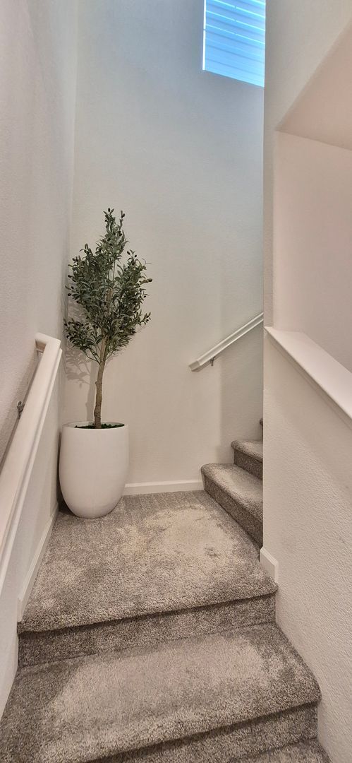 Building Photo - Tastefully Done & Stunning Place to Call Home