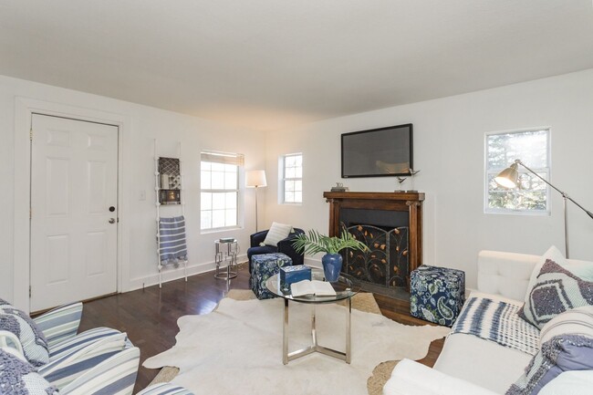 Building Photo - Charming 3BR / 2BA East Nashville Home – M...
