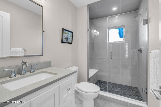 Building Photo - 102 4th Ave