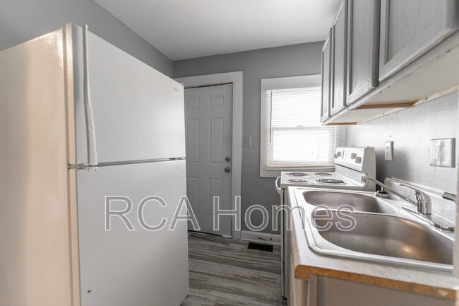 Building Photo - 140 Villa Ave