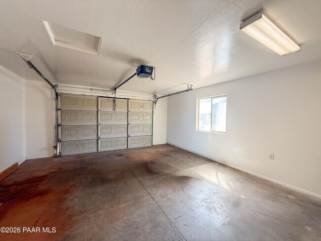 Building Photo - 430 W Lake Louise Rd