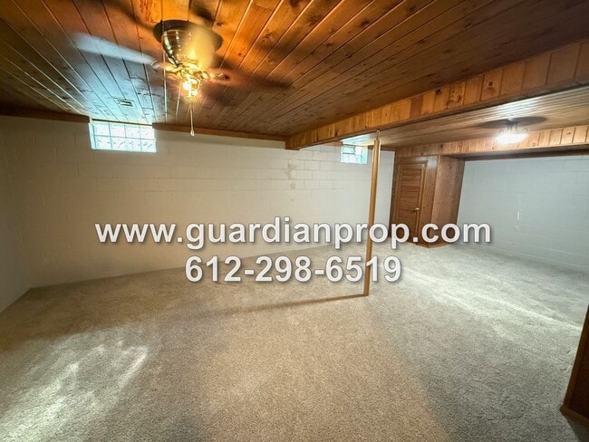 Building Photo - Rambler with Open Floor Plan Available Now...