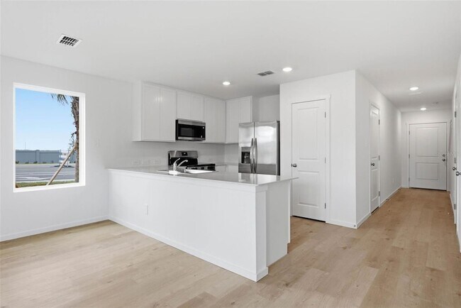 Building Photo - 1557 Plank Pl