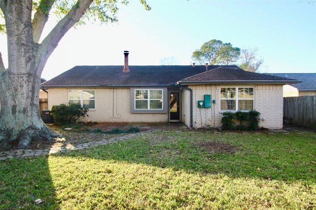 Building Photo - 16731 Rippling Mill Dr