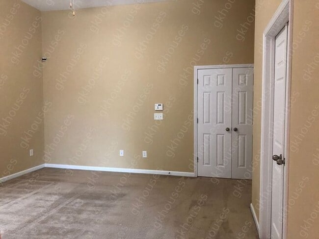 Building Photo - 6002 Cobblestone Creek Trail