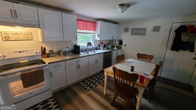 Building Photo - 114 Randall Ave