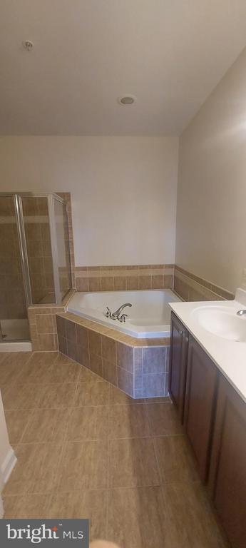 Building Photo - 575 Odendhal Ave