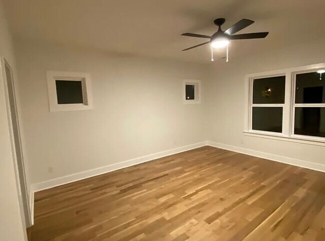 Building Photo - Modern 4-Bedroom Home with Stylish Finishe...