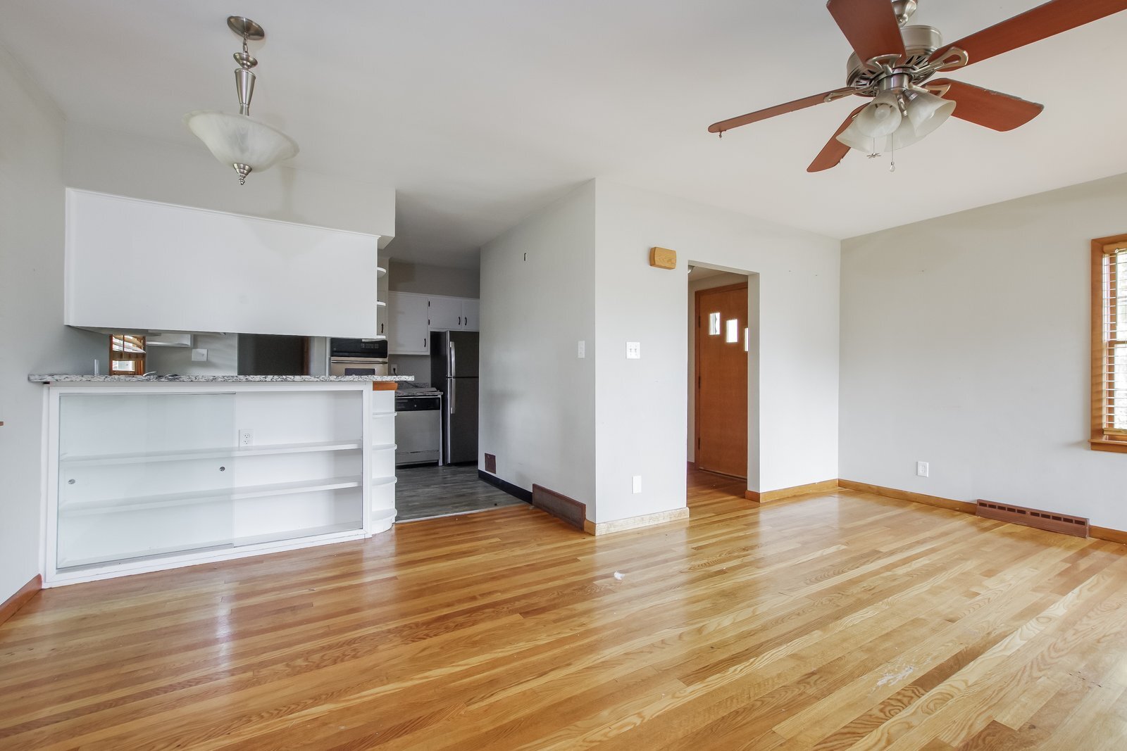 Building Photo - 4728 Roosevelt Ave